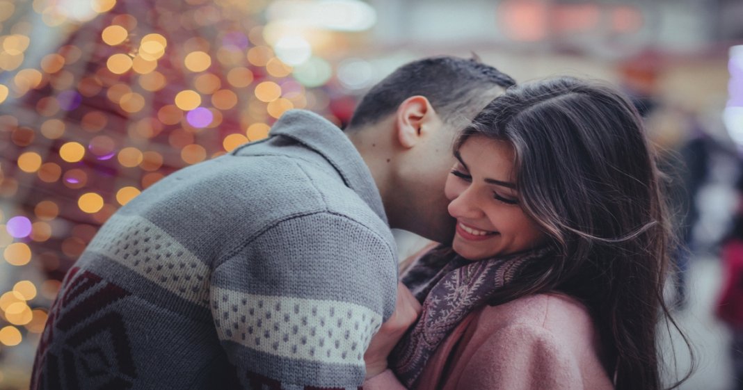 Forte não é quem não precisa de amor, mas quem não tem medo de amar.