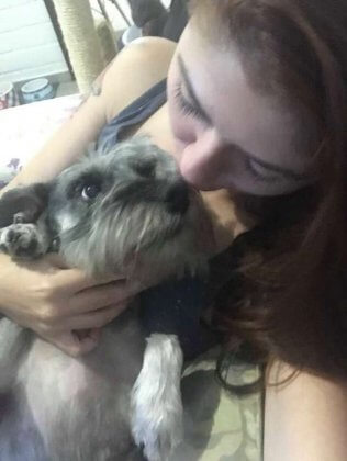 cachorro-resgatado-raciona-a-sua-comida-com-medo-de-passar-fome1-316×420