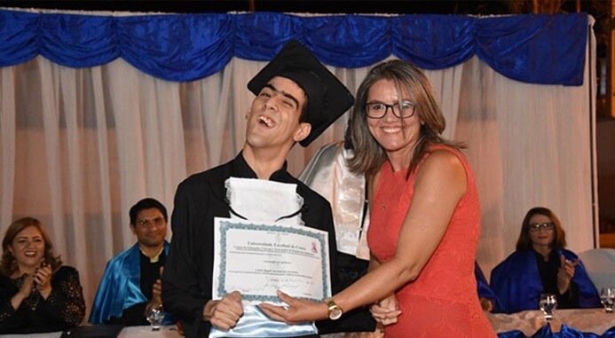 cearense-que-nasceu-com-paralisia-cerebral-e-sofreu-preconceito-venceu-e-conseguiu-se-formar-em-quimica