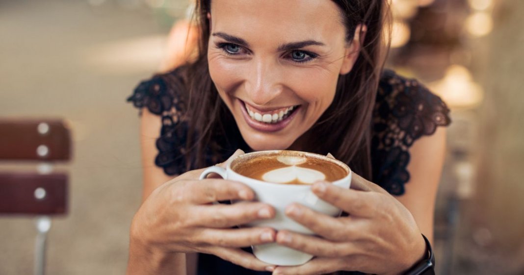 Quanto mais café você bebe, mais você vive, diz enorme relatório de pesquisa