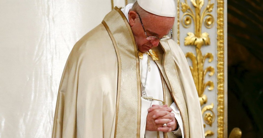 Vaticano diz que as pessoas NÃO PODEM escolher ou mudar de gêneros
