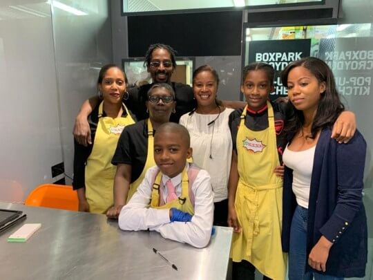 seuamigoguru.com - Menino de 11 anos abre restaurante vegano no Caribe depois de aprender a cozinhar