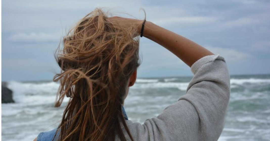 Querido Deus..  Cuida das minhas fragilidades, ampara meus cansaços e me traz cada dia para mais perto de você.