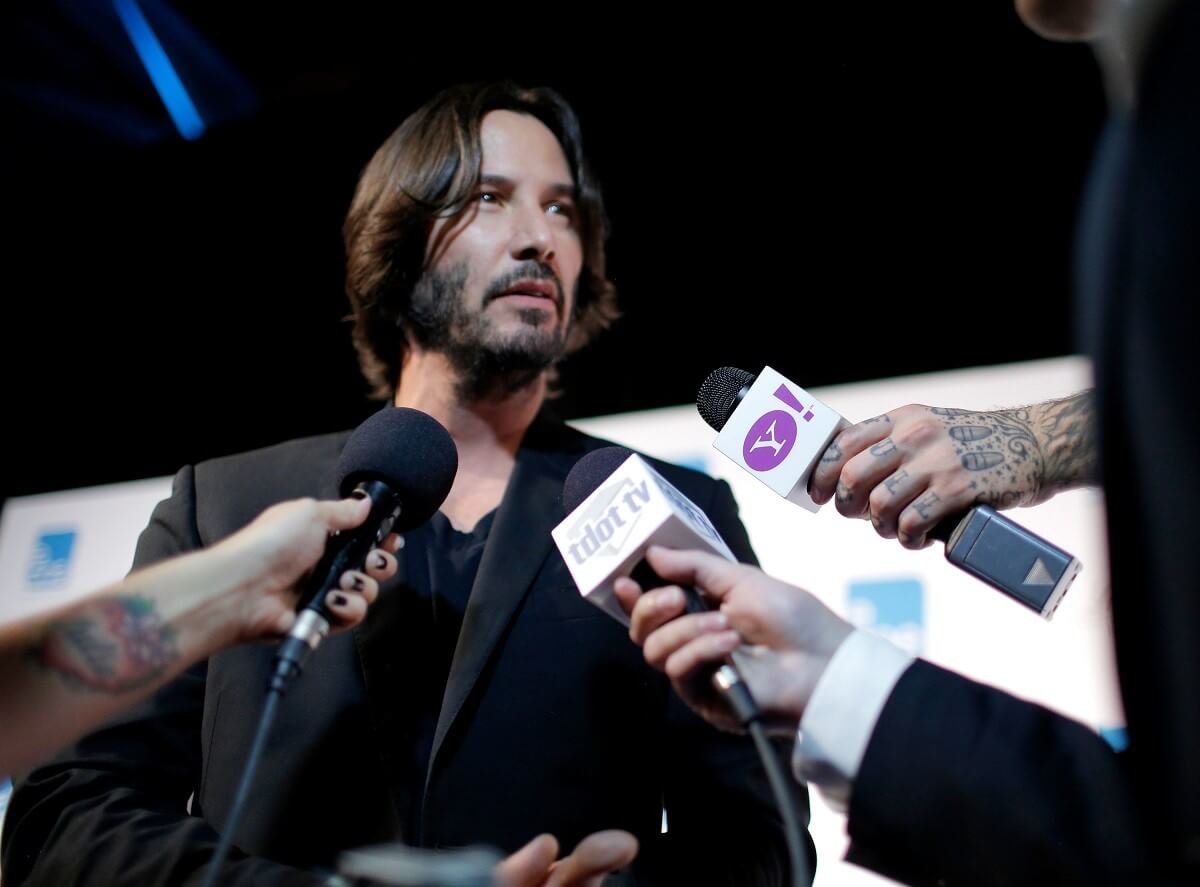 seuamigoguru.com - Keanu Reeves doa parte do salário dos filmes para a equipe porque acredita que eles deveriam ganhar mais!