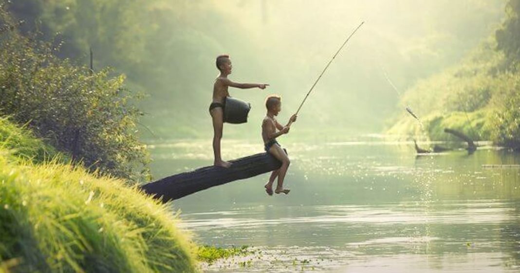 Deus, como um bom pai, não te dá o peixe, mas sim, o anzol.