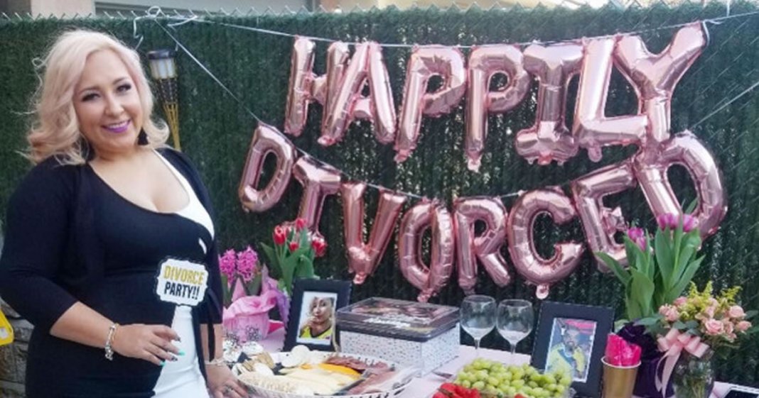 Mulher faz festa de divórcio de luxo depois de lutar por separação por 15 anos