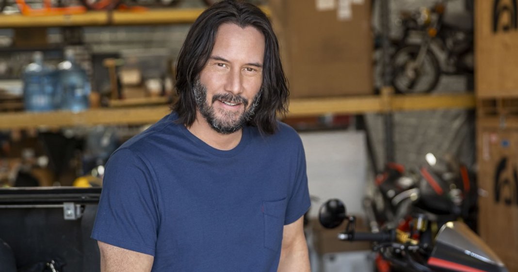 Keanu Reeves financia secretamente hospitais infantis, pesquisas sobre câncer e muito mais