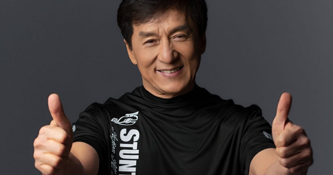 Jackie Chan doará 130.000 euros a quem encontrar uma cura para o coronavírus