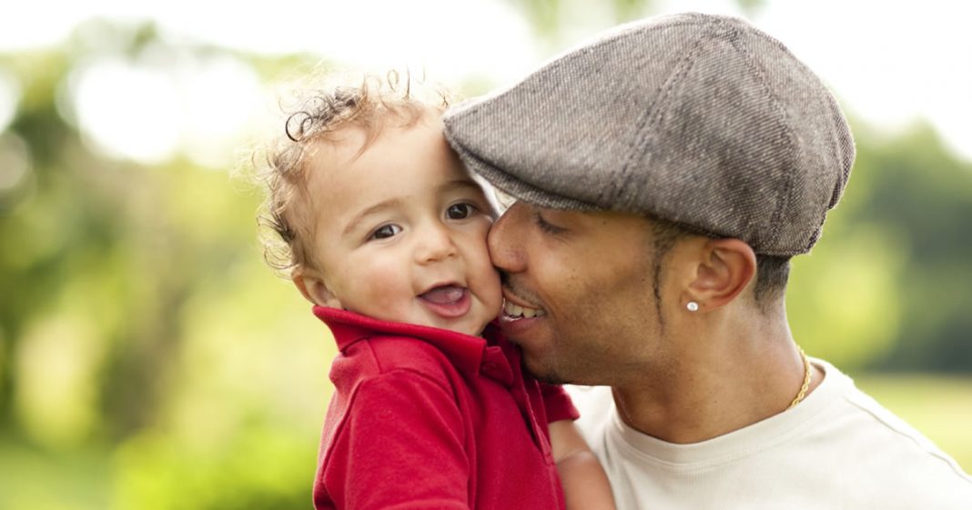 O amor de um pai é uma das maiores influências no desenvolvimento da personalidade humana