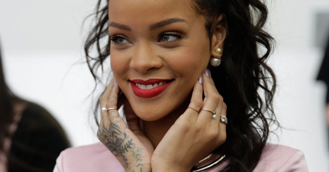 Rihanna doa 25 milhões para abastecer banco de alimentos nos EUA