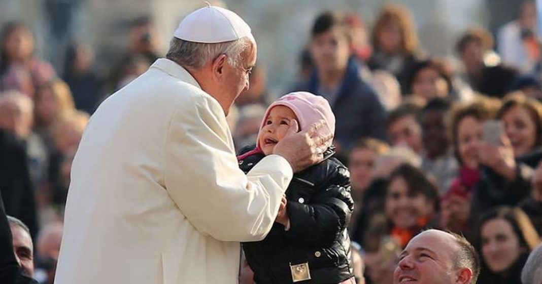 “Cresça o amor nas famílias! Onde há rigidez não se encontra o Espírito de Deus”,diz Papa