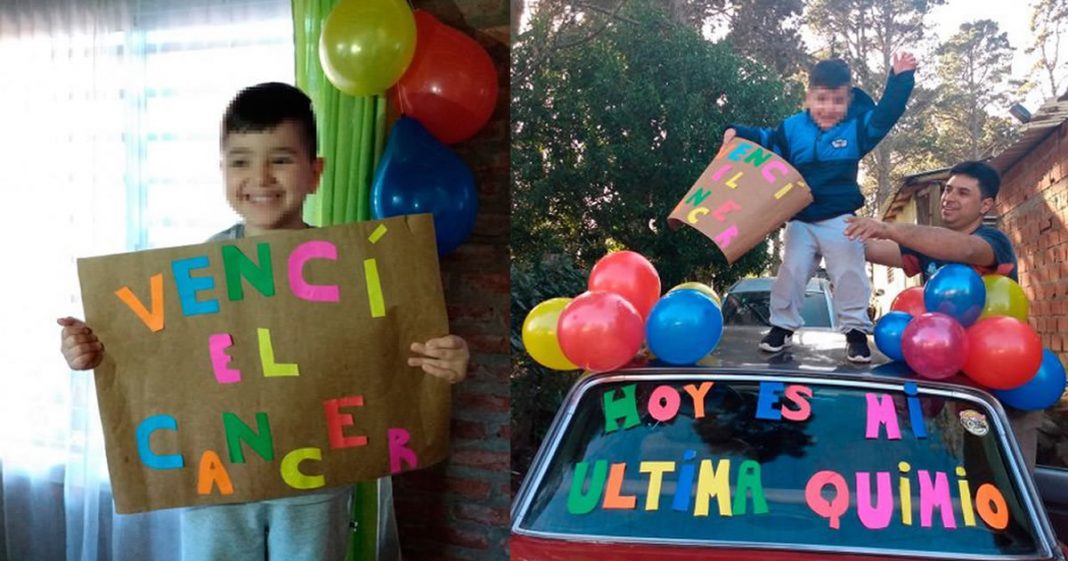 Menino de 4 anos comemora sua última quimioterapia com pôsteres e balões: “Eu venci o câncer”