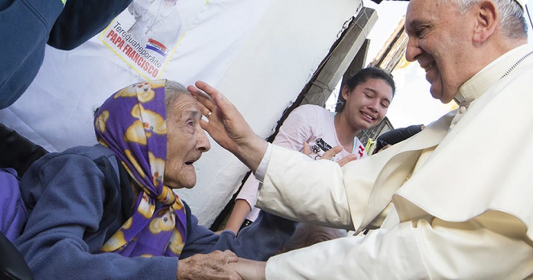 “Onde não há cuidado com os idosos, não há futuro para os jovens”, diz o Papa.