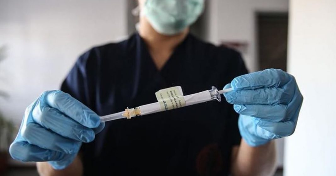 Covid: Reino Unido autoriza Pfizer e será o 1º do mundo a vacinar população
