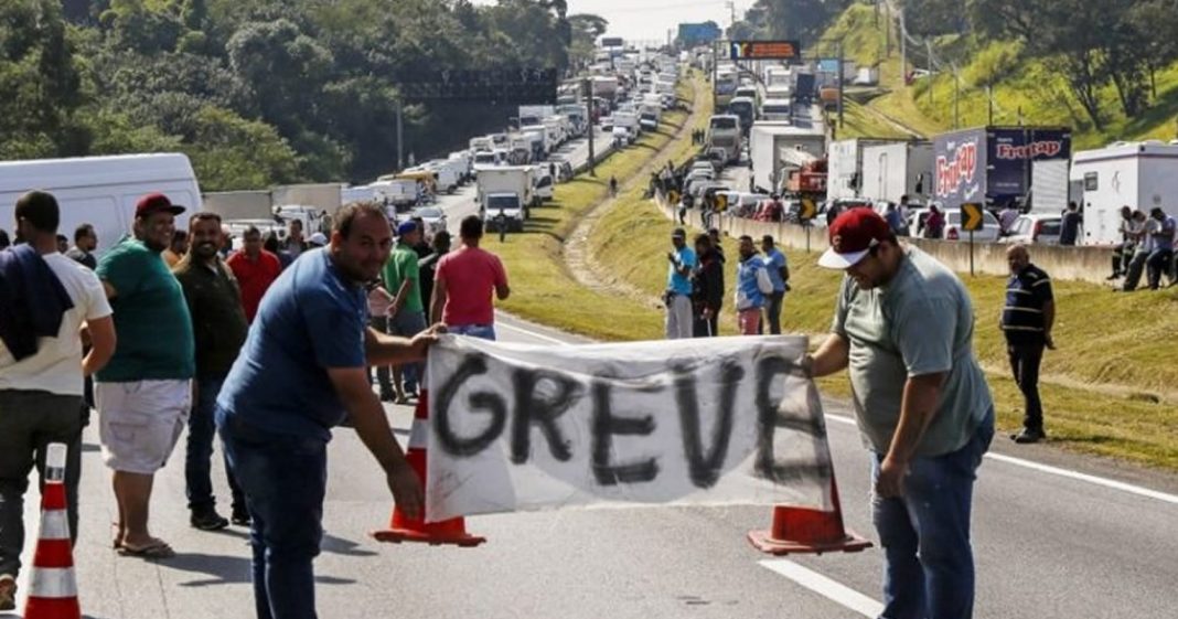 Greve dos caminhoneiros no dia 1º pode ser maior que em 2018, diz Associação.