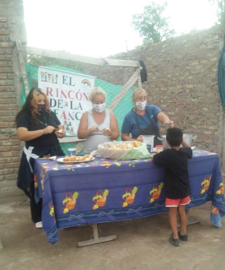 seuamigoguru.com - Em plena pandemia ela conseguiu se reinventar e vai construir sua casa vendendo pão.