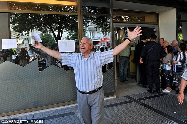 seuamigoguru.com - Empresário decide pagar pensão a idoso que chorou em frente ao banco!