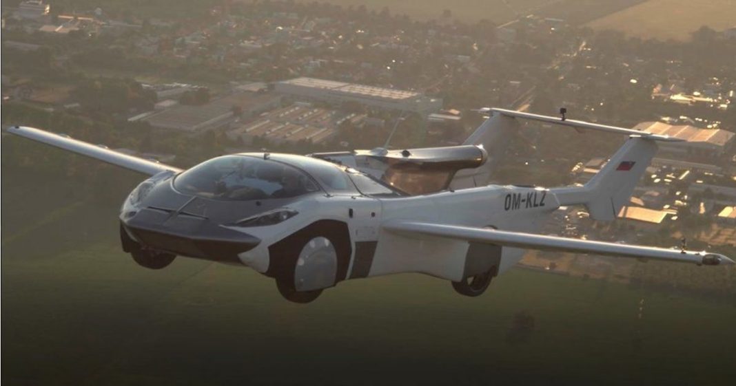 Carro voador faz o primeiro voo e se transforma em um carro esportivo em 3 minutos.