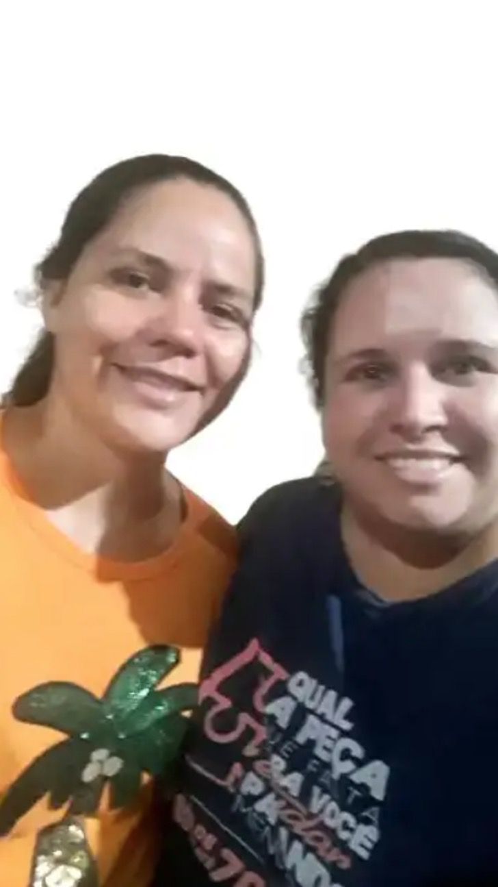 seuamigoguru.com - Jovem vende doces na rua para pagar os estudos: "Sou mulher de visão e persigo meu sonho"