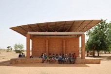 seuamigoguru.com - Arquiteto se torna primeiro homem negro a ganhar o prêmio considerado o “Nobel de Arquitetura”