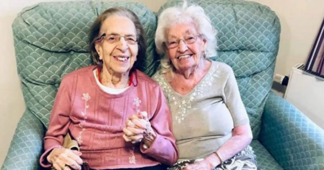 Depois de 80 anos de amizade, elas não quiseram se separar e foram morar juntas no asilo