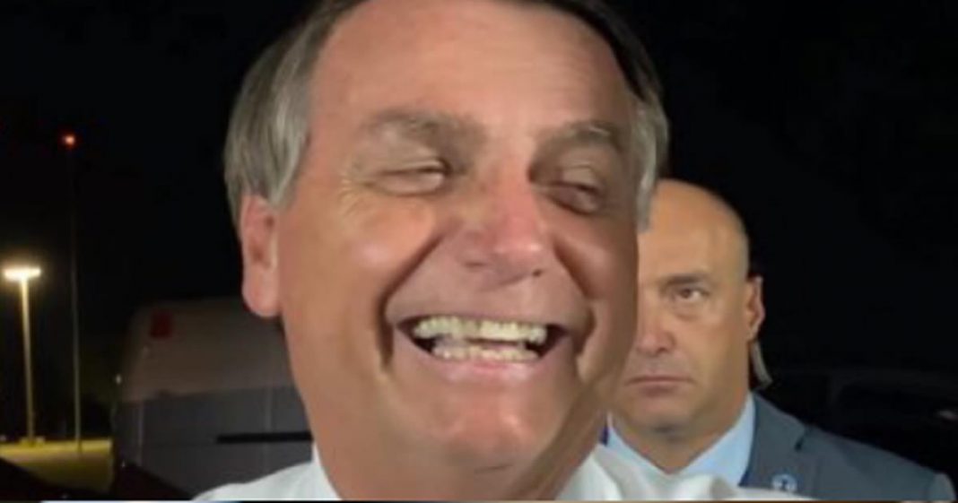 Por que muitas pessoas chamam Jair Bolsonaro de “alecrim dourado”?