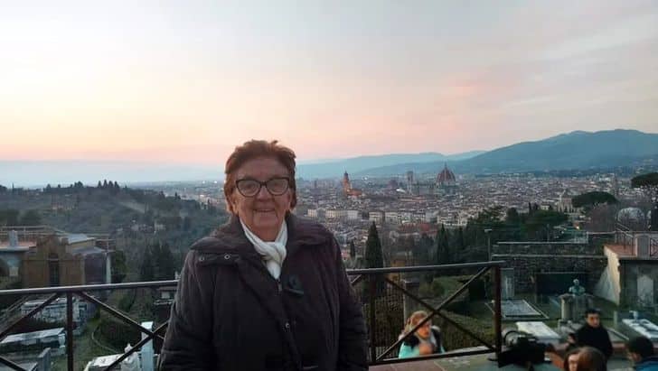 seuamigoguru.com - Avó de 80 anos ficou viúva e agora curte a vida viajando sozinha pela Europa: "Chegou a minha vez"