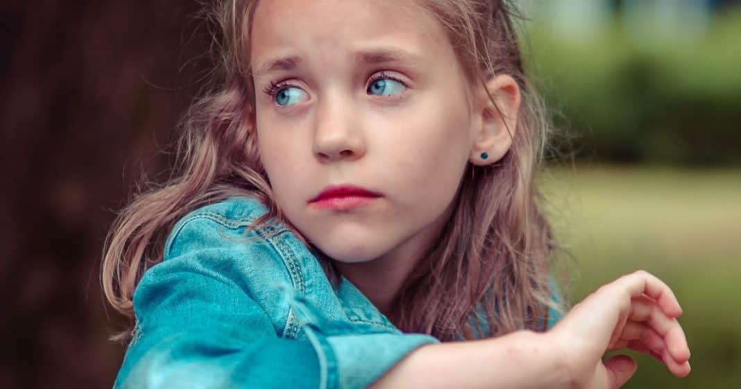 Madrasta não comprou bolo de aniversário para enteada de 6 anos porque a vê gordinha: “Ela precisa emagrecer”.