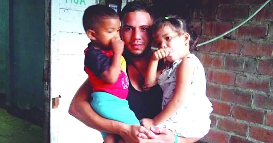 Pai assume os dois filhos de mulher que os abandonou. “Tenho mais vontade do que recursos”.